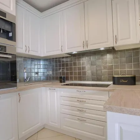 Stunning In With Kitchen * Štinjan